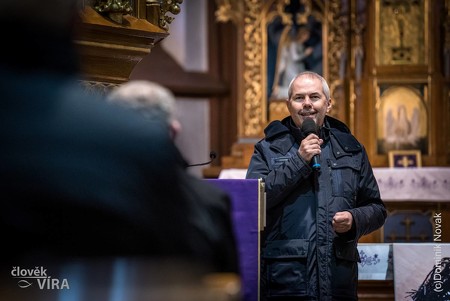 Výstavu o Rudolfu Janovi zahájil Marek Eben i apoštolský nuncius